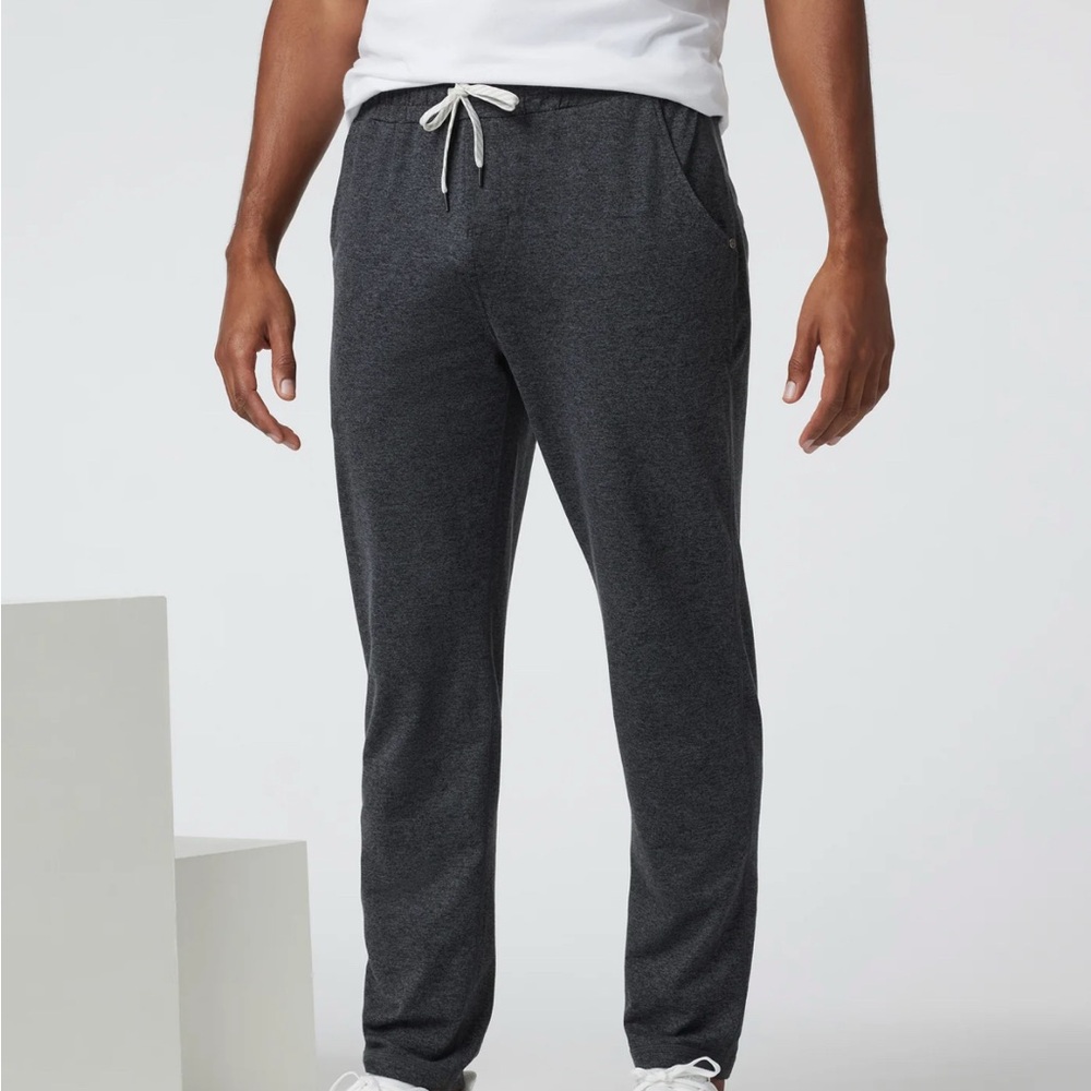 Vuori Men's Pronto Performance Charcoal Gray Jogger Pants- worn once!